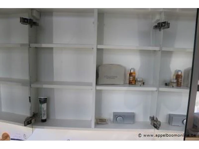 Showroom badkamermeubel plus spiegelkast afm 160x38x50cm en 160x80cm - afbeelding 3 van  4