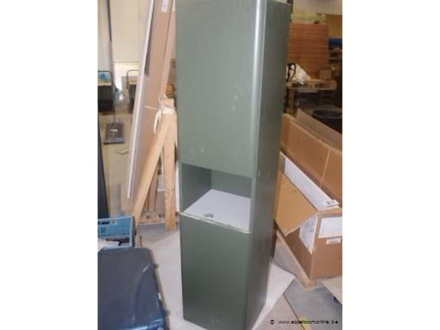 Showroom badkamermeubel vv dubbele lavabo, design spiegel en hangkast afm 130x50x65cm, 40x36x170cm en diameter 120cm - afbeelding 4 van  5