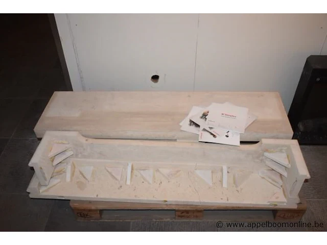 Showroom elektrische openhaard faber firebox xhd 28 plus schoorsteenmantel afm 135x35x110cm, gedemonteerd - afbeelding 2 van  4