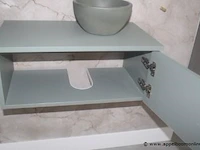 Showroom handenwasser plus spiegel en wandkastje afm plm 60x35x26cm en 80x20cm - afbeelding 2 van  3