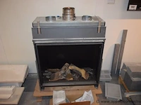 Showroom inbouw gashaard bellfires large derby 3 plus schoorsteenmantel pierre de lense geschuurd afm 138x30x123cm, gedemonteerd - afbeelding 3 van  4