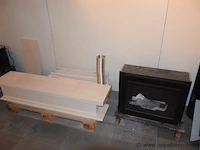 Showroom inbouw openhaard m-design interra 68 plus schoorsteenmantel uit natuursteen caliza capri afm 142x32x110cm, gedemonteerd - afbeelding 1 van  4