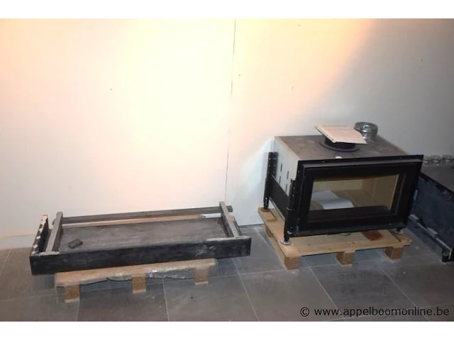 Showroom inbouw openhaard m-design venus 700 green+ afm 81x50x51cm plus ardoise aanbouw, gemonteerd - afbeelding 1 van  3