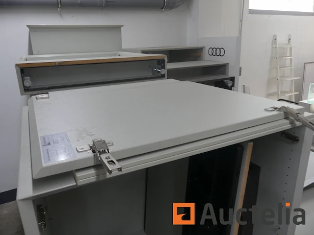 Showroom meubilair audi weinmann - afbeelding 15 van  16