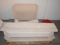 Showroom schoorsteenmantel uit natuursteen beauval afm 134x30x107cm, gedemonteerd - afbeelding 1 van  2