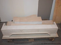 Showroom schoorsteenmantel uit natuursteen crema marfil afm 134x30x107cm, gedemonteerd - afbeelding 1 van  2