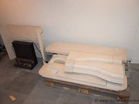 Showroom schoorsteenmantel uit natuursteen crema marfil gezoet afm 134x30x107cm, gedemonteerd - afbeelding 1 van  4