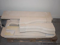 Showroom schoorsteenmantel uit natuursteen crema marfil gezoet afm 134x30x107cm, gedemonteerd - afbeelding 2 van  4