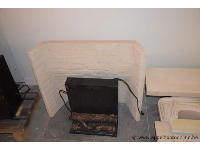 Showroom schoorsteenmantel uit natuursteen crema marfil gezoet afm 134x30x107cm, gedemonteerd - afbeelding 3 van  4