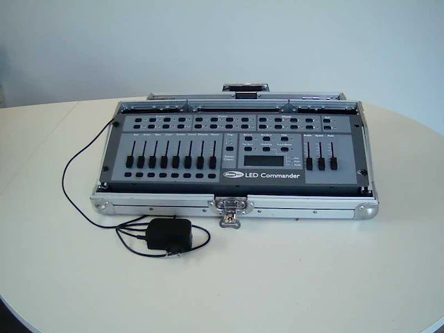 Showtec - led commander - dmx tafel - afbeelding 1 van  3