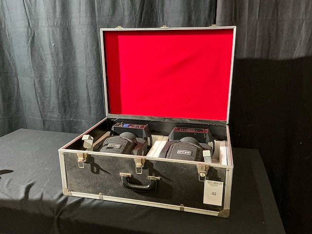 Showtec bee 4x25 w led-moving head (2x) - afbeelding 1 van  6