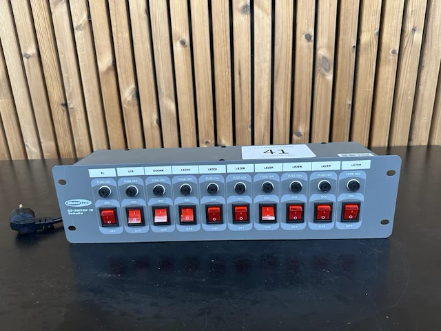 Showtec dj switch 10 - afbeelding 1 van  2