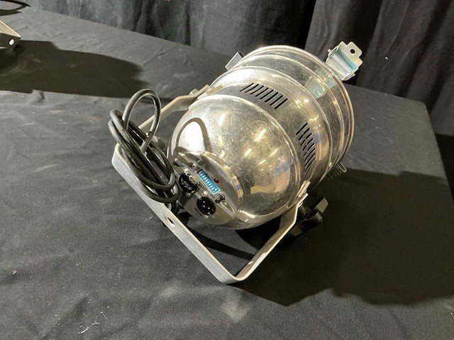 Showtec dmx 56” rgb led-par spotlight (4x) - afbeelding 4 van  6