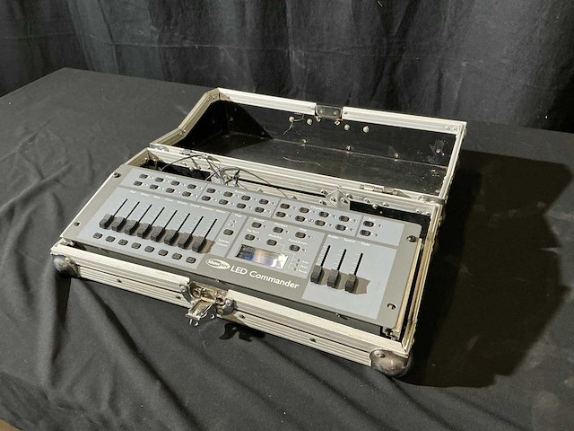 Showtec led dmx controler - afbeelding 1 van  9