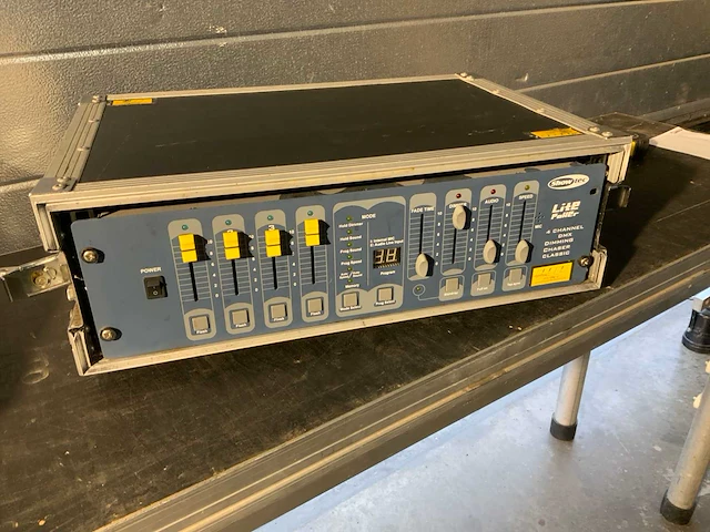 Showtec lite power - afbeelding 1 van  8