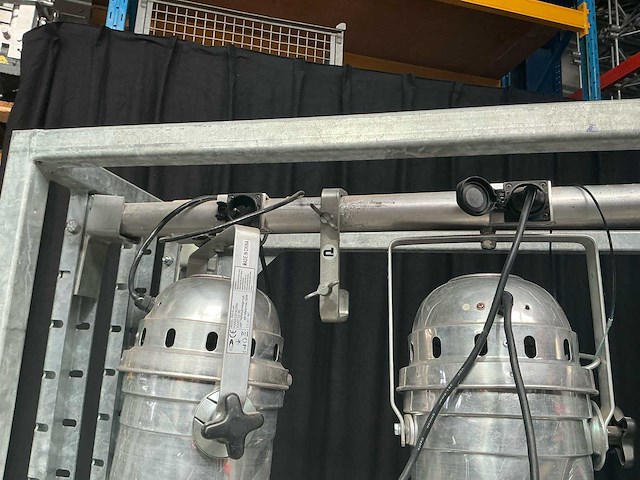 Showtec par 64 grijze projector par - afbeelding 7 van  22