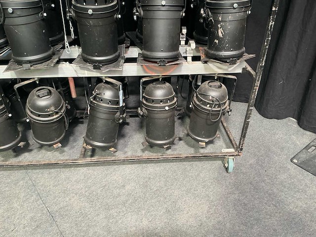 Showtec par 64 par-projector - afbeelding 13 van  23