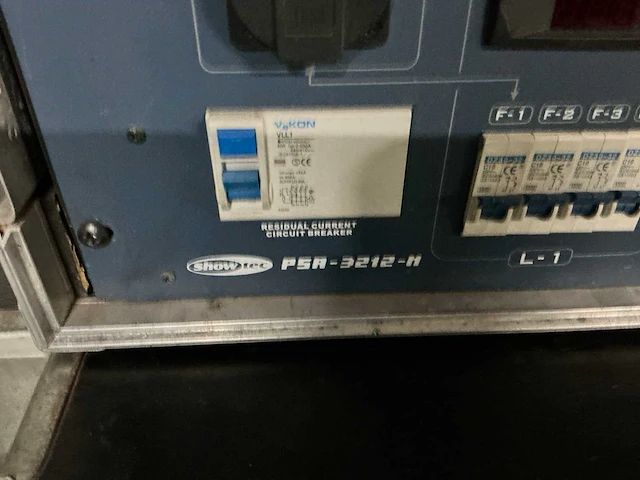 Showtec psa-3212-m stroom verdeelkast - afbeelding 5 van  6
