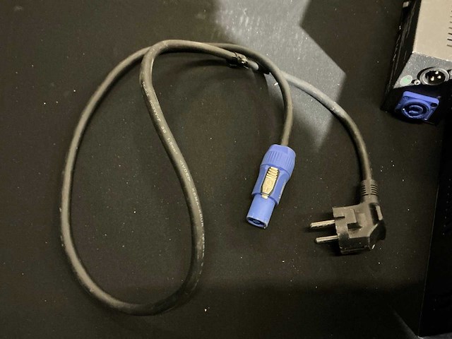 Showtec t10 sunstrip actif dmx e27 lichtbalk (4x) - afbeelding 7 van  8