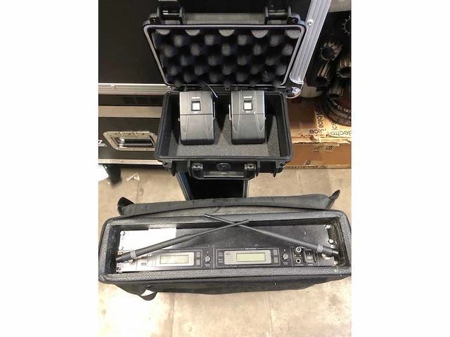 Shure 2 zenders + 1 dble-ontvanger tijdens de vlucht - afbeelding 1 van  2