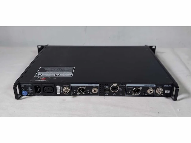 Shure uhf receiver ur4d-q5 2-channel (740-814mhz) - afbeelding 6 van  9