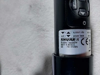 Shure uhf receiver ur4d-q5 w/2 x beltpack ur1-q5 & 2 x handmicrophone ur2-q5 (740-814mhz) - afbeelding 6 van  14