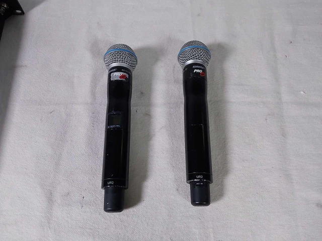 Shure uhf receiver ur4d-q5 w/2 x beltpack ur1-q5 & 2 x handmicrophone ur2-q5 (740-814mhz) - afbeelding 5 van  14