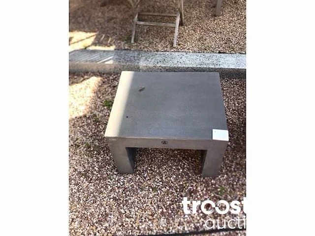 Side table - afbeelding 1 van  1