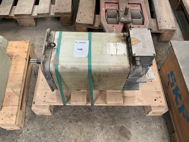 Siemens 1pv5138-4ws24-z servomotor - afbeelding 1 van  4