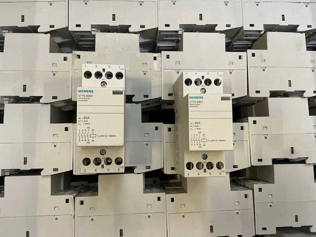 Siemens 5tt5 8300 contactor (152x) - afbeelding 2 van  3