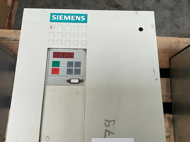 Siemens dc inverter simovert vc frequentieregelaar - afbeelding 4 van  5