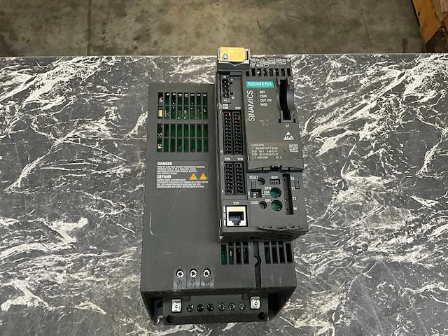 Siemens diverse frequentieregelaars (3x) - afbeelding 2 van  11