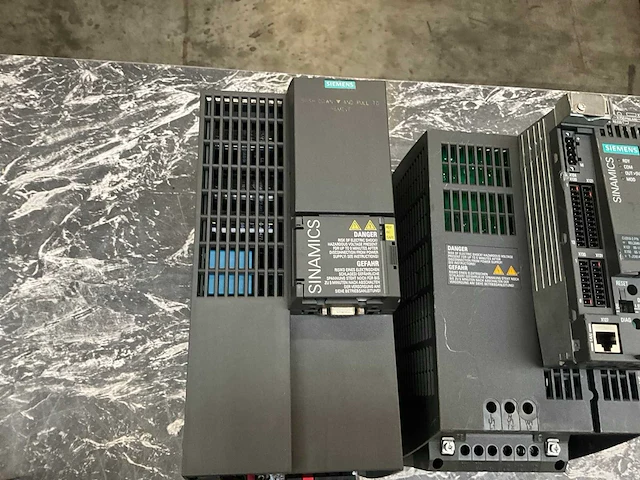 Siemens diverse frequentieregelaars (3x) - afbeelding 10 van  11