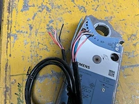 Siemens gca166.1e elektronische klepaandrijving (2x) - afbeelding 4 van  4