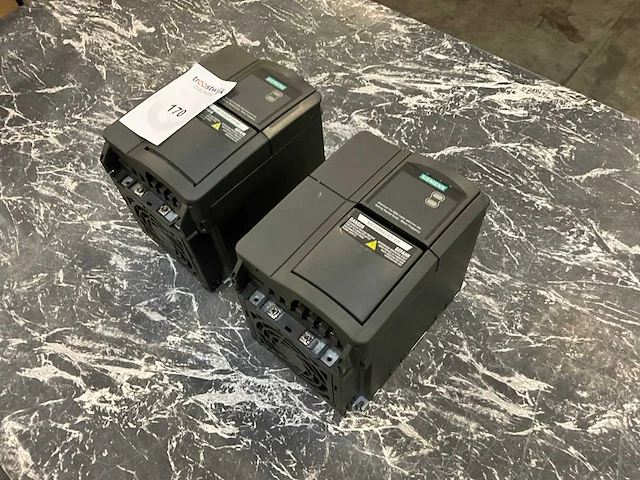 Siemens micromaster 420 frequentieregelaar (2x) - afbeelding 1 van  8