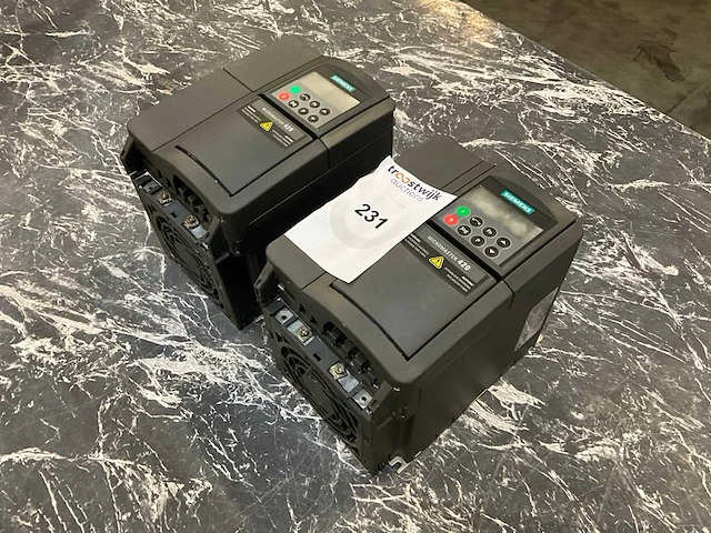 Siemens micromaster 420 frequentieregelaar (2x) - afbeelding 1 van  9