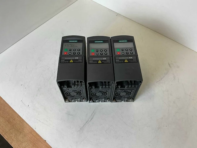 Siemens micromaster 420 frequentieregelaar (3x) - afbeelding 1 van  5