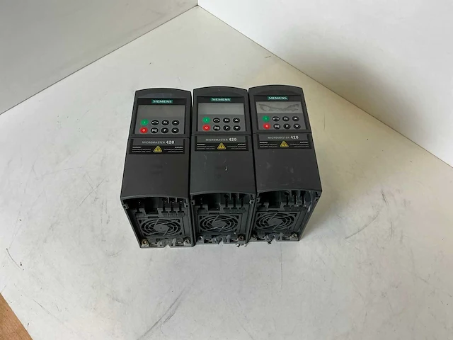 Siemens micromaster 420 frequentieregelaar (3x) - afbeelding 1 van  5