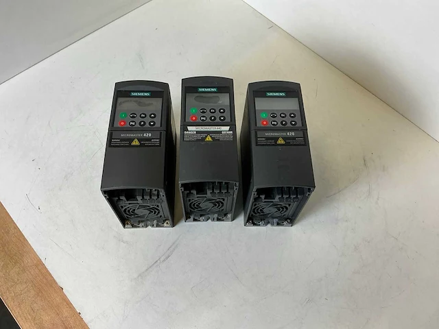 Siemens micromaster 420 frequentieregelaar (3x) - afbeelding 1 van  5
