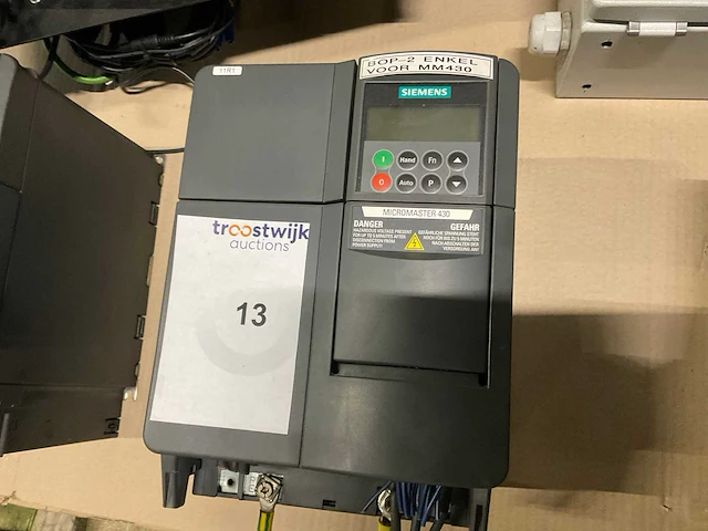 Siemens micromaster 430 frequentieregelaar - afbeelding 2 van  3