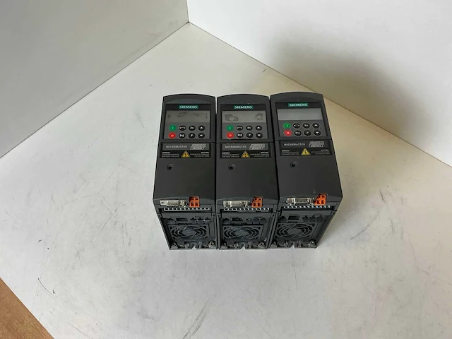 Siemens micromaster 440 frequentieregelaar (3x) - afbeelding 1 van  6