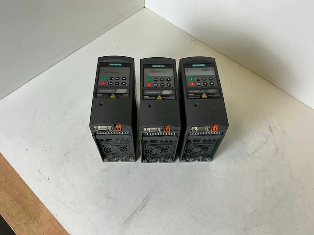 Siemens micromaster 440 frequentieregelaar (3x) - afbeelding 1 van  6