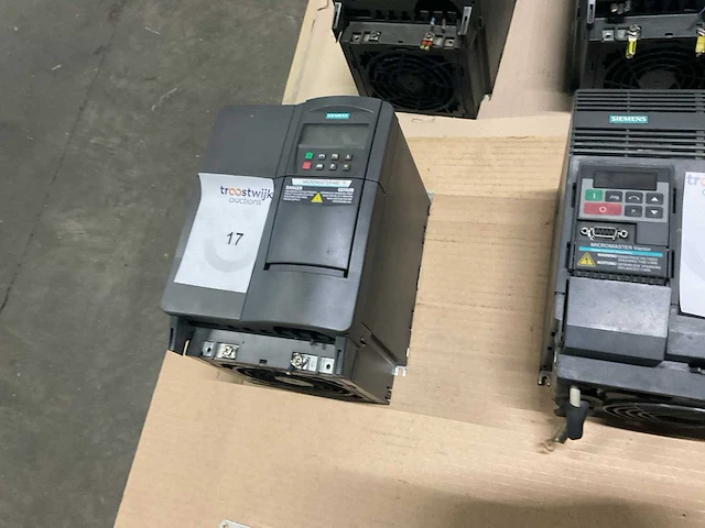 Siemens micromaster 440 frequentieregelaar - afbeelding 2 van  3