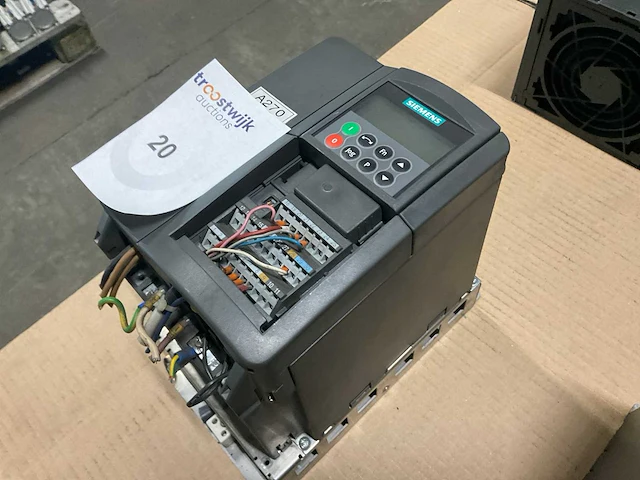 Siemens micromaster 440 frequentieregelaar - afbeelding 2 van  3