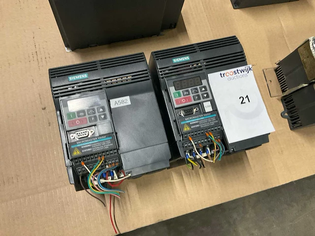 Siemens micromaster vector frequentieregelaar (2x) - afbeelding 2 van  3