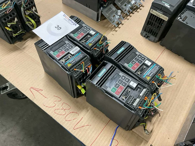 Siemens micromaster vector frequentieregelaar (4x) - afbeelding 1 van  2