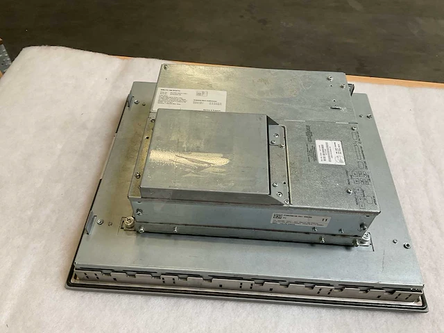 Siemens simatic hmi ipc677c touchscreen - afbeelding 4 van  7