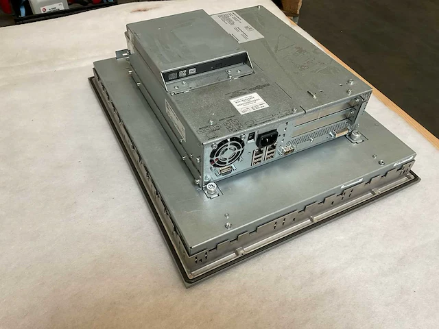 Siemens simatic hmi ipc677c touchscreen - afbeelding 6 van  7