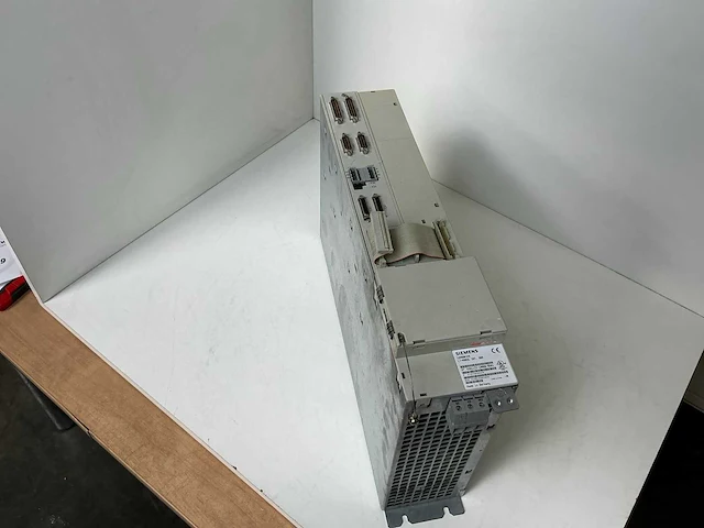 Siemens simodrive lt-modul elektrisch onderdeel - afbeelding 2 van  4