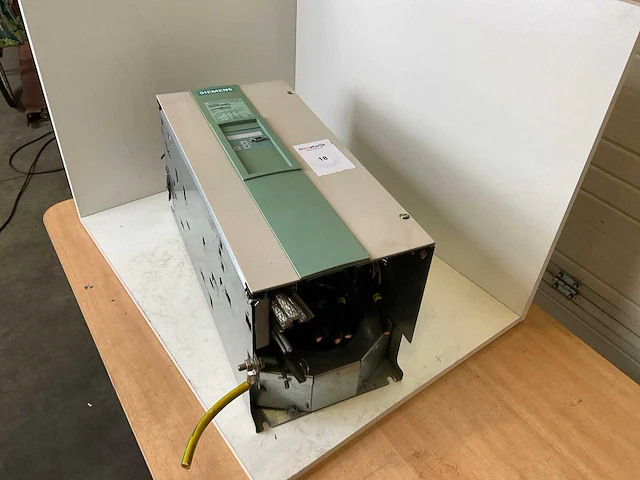 Siemens simoreg dc-master 6ra7081-6dv62-0-z frequentieregelaar - afbeelding 2 van  7